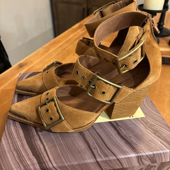 New Free People x Jeffrey Campbell Tan Suede Hendrix Strap Heels Size 10 - Picture 10 of 15